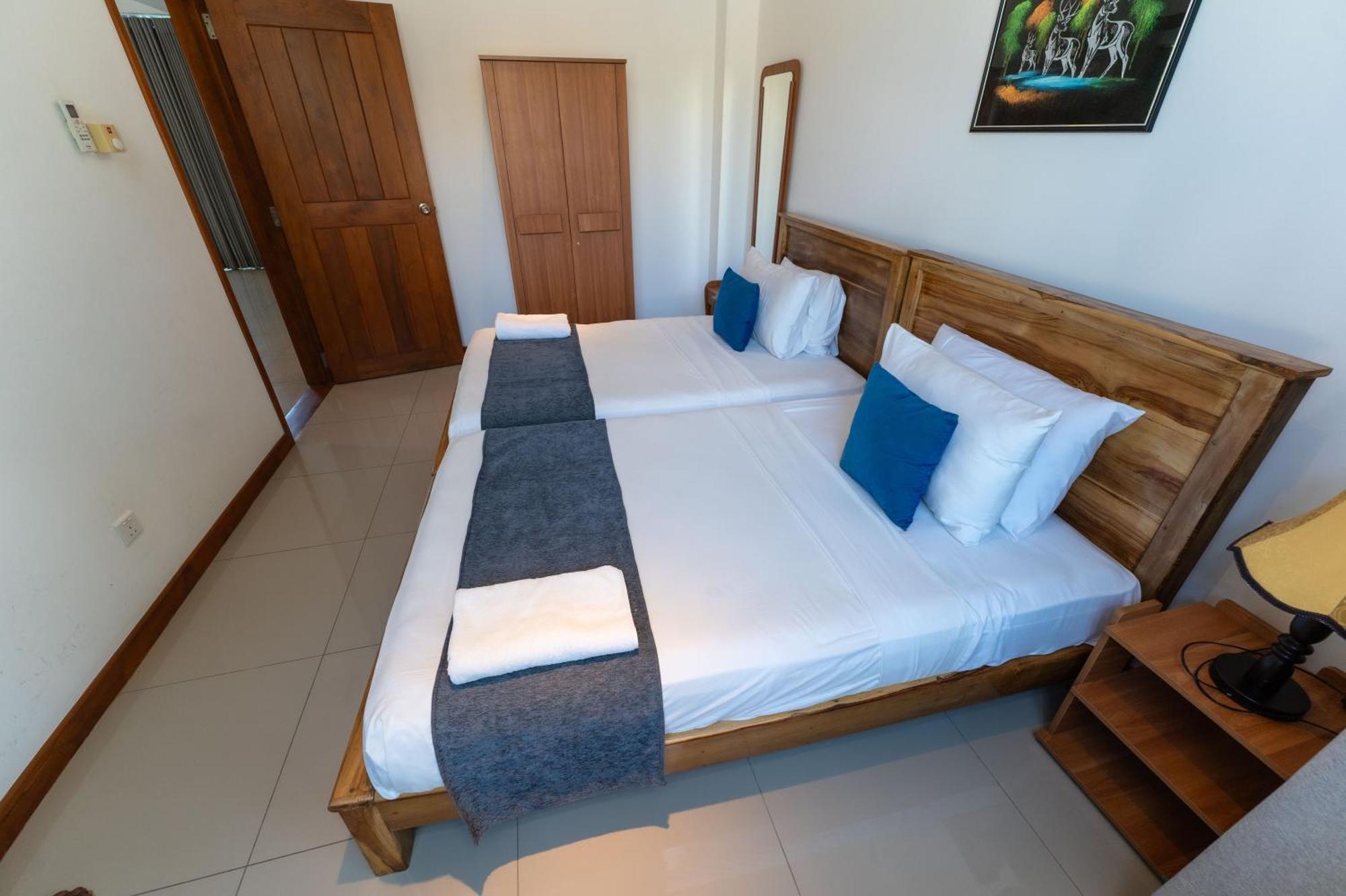 Oceanfront Condominium - Nilaveli Luaran gambar